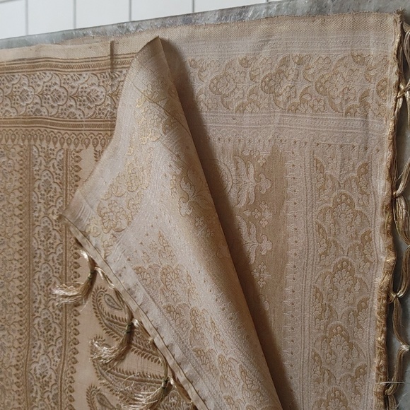 Gold Silk & Lame Table Runner - Picture 3 of 9